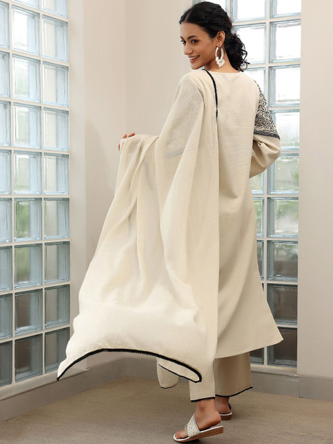 Libas Thread Work Straight Kurta With Palazzos & Dupatta - Image 4