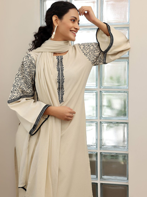 Libas Thread Work Straight Kurta With Palazzos & Dupatta - Image 6