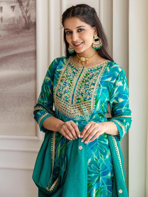 SANISA Women Floral Regular Sequinned Kurta with Trousers & With Dupatta