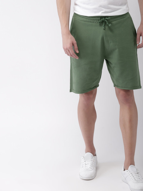 Mast & Harbour Men Green Solid Regular Fit Regular Shorts