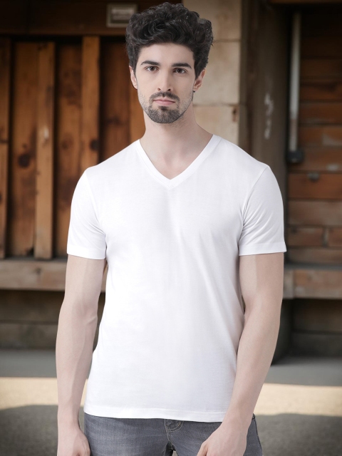 Friskers Men White Solid V-Neck Pure Cotton T-shirt