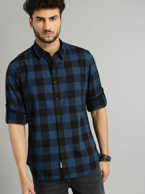 The Roadster Lifestyle Co Men Teal Blue & Black Checked Casual Shirt