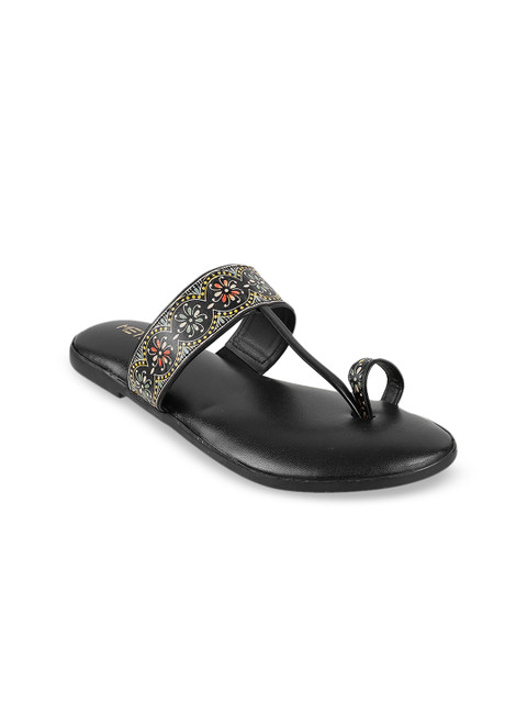 Metro Women Black Printed One Toe Flats