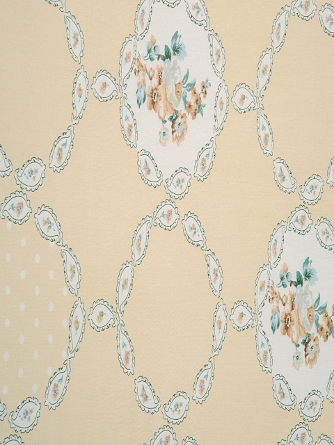 SWAYAM Beige Floral 144 TC Cotton 1 Queen Bedsheet with 2 Pillow Covers - Image 4