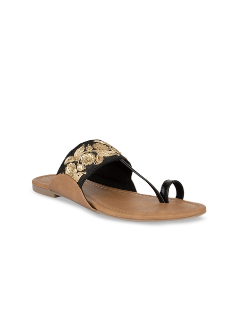 SOLES Women Black & Gold-Toned Woven Design One Toe Flats