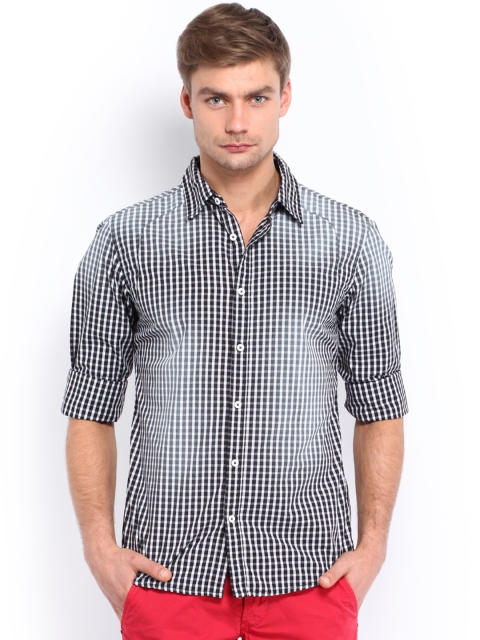 

Breakbounce Men Black & White Checked Bear Hug Slim Fit Casual Shirt
