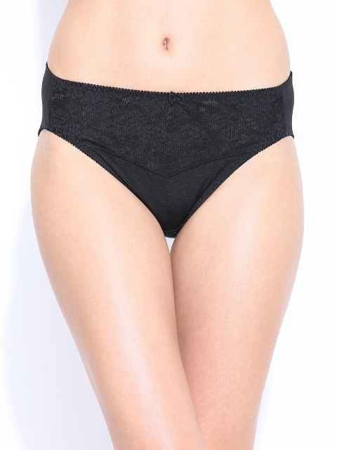 

Triumph Women Black Briefs 7551705
