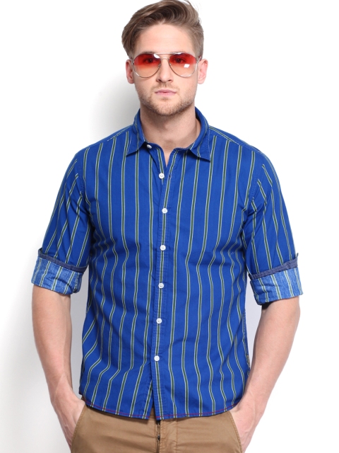 

Flying Machine Men Blue Striped Casual Shirt