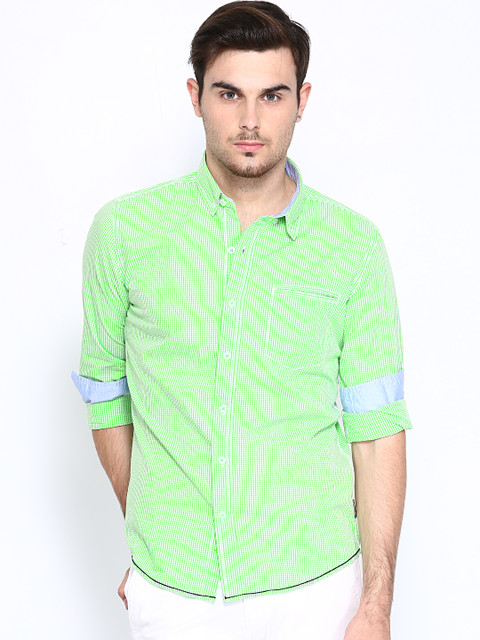 

Flying Machine Men Green & White Checked Casual Shirt