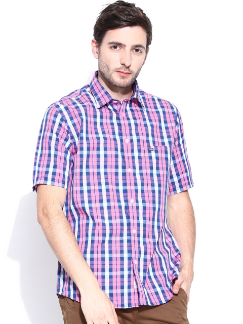 

Arrow Sport Men Pink & Blue Regular Fit Checked Casual Shirt