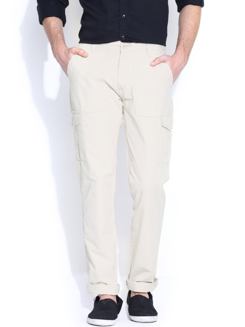 

IZOD Men Beige Slim Fit Cargo Trousers