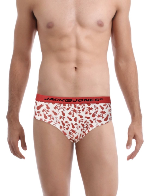

Jack & Jones Men Off-White & Red Printed Briefs 1722925001