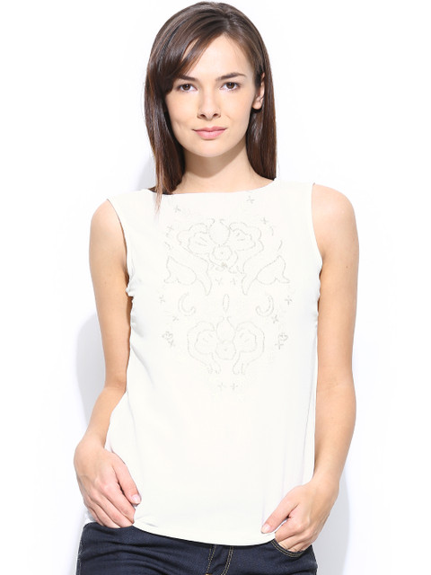 

Park Avenue Woman Off-White Embroidered Top