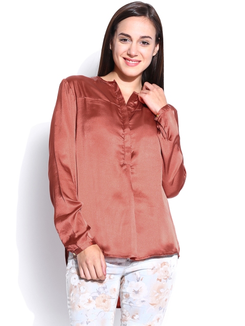 

Tokyo Talkies Women Mineral Red Satin Finish Top