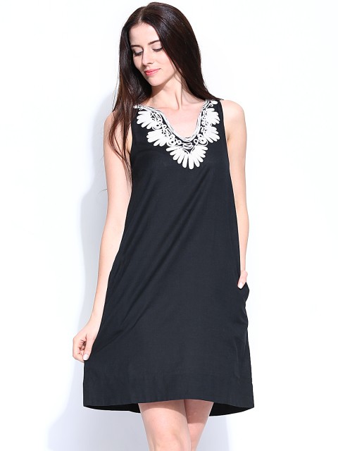 

CHM Black Embroidered Shift Dress