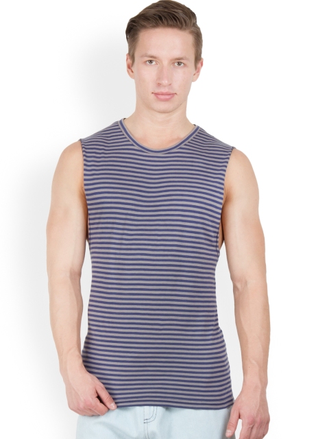 

Hypernation Men Blue & White Striped T-shirt
