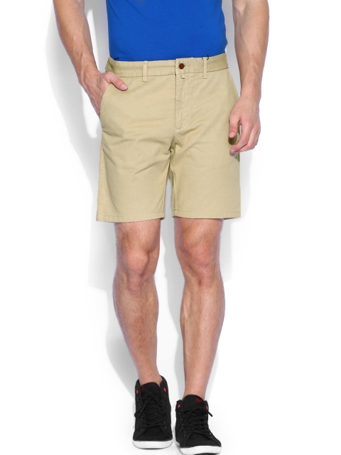 

GANT Men Beige Solid Regular Shorts