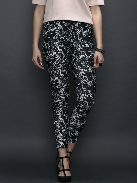 

New Look Black Printed Slim Fit Trousers