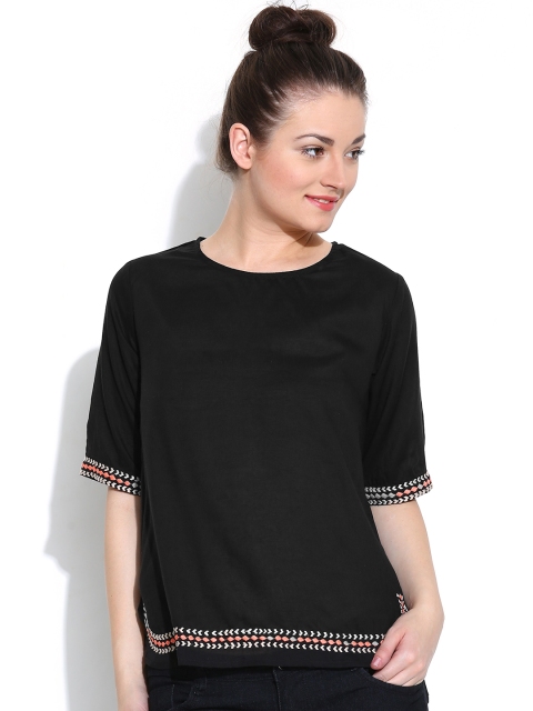 

Vaak Black Top