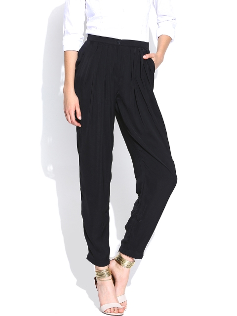

Vero Moda Black Pleated Trousers