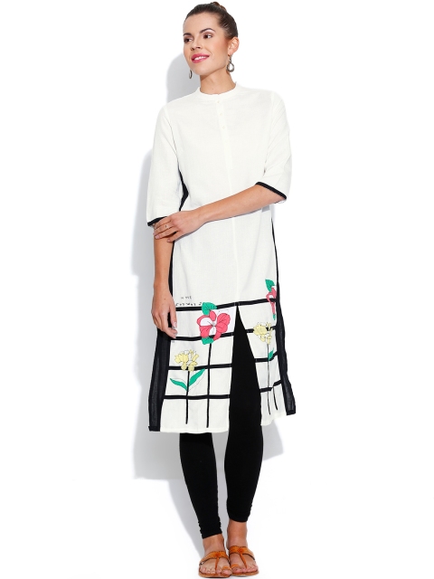 

W Off-White Panelled Kurta with Applique Detail