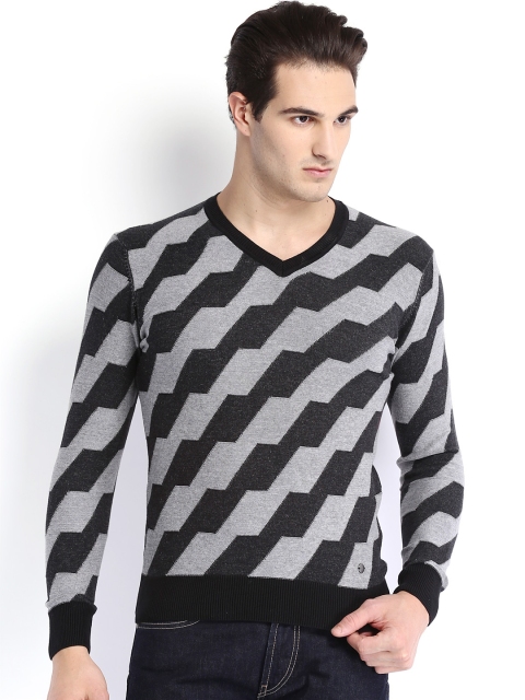 

Arrow New York Men Grey & Black Sweater