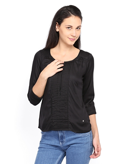 

Arrow Woman Black Formal Top