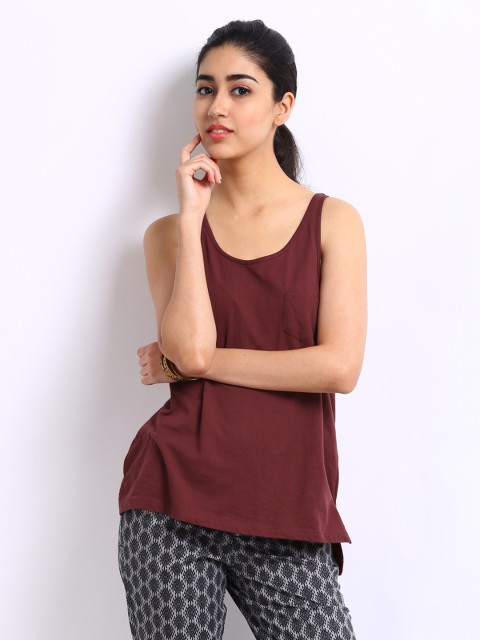 

Arrow Woman Maroon Tank Top