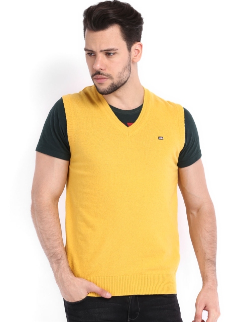

Arrow Sport Men Yellow Woollen Sweater