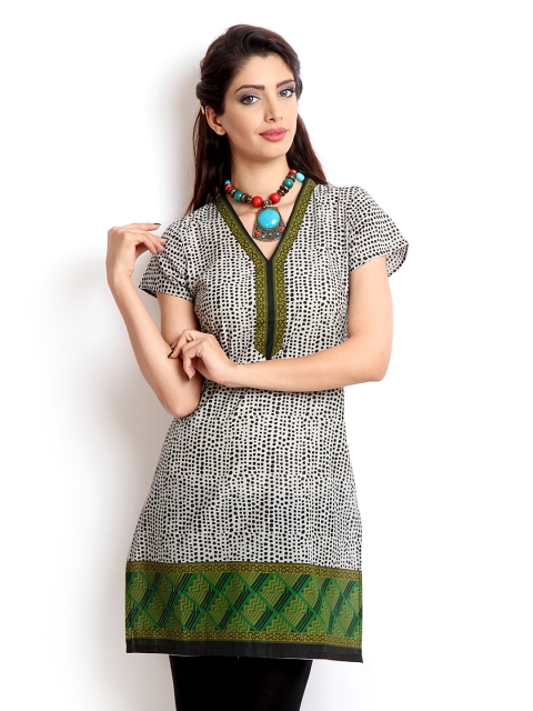 

Aurelia Women Off-White & Black Printed Kurta