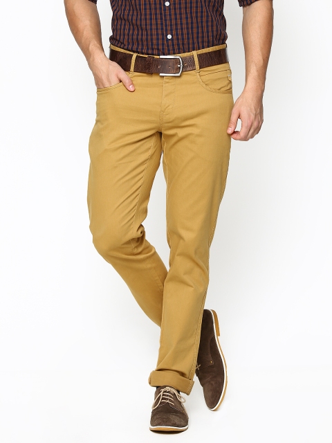 

Blackberrys Men Mustard Yellow Sharp Fit Chino Trousers