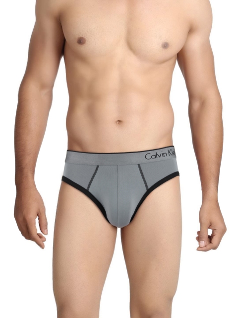 

Calvin Klein Innerwear Men Grey Hip Briefs U8515D