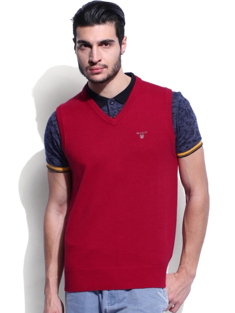 

GANT Men Red Sleeveless Sweater