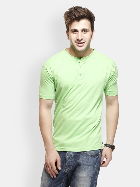 

Gritstones Men Green Solid T-shirt