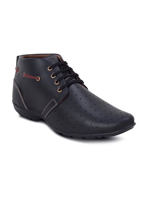

Get Glamr Men Black Casual Shoes