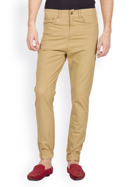 

Hypernation Men Beige Drop Crotch Jeans
