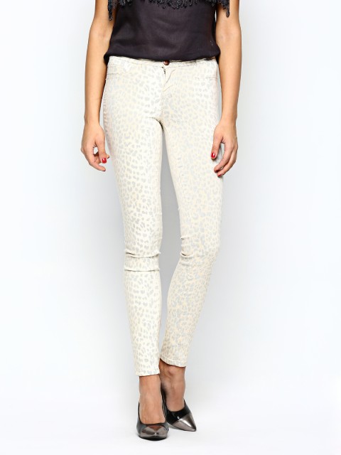 

ONLY Women Off-White & Grey Printed Trousers