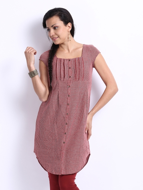 

W Women Red Checked Kurta