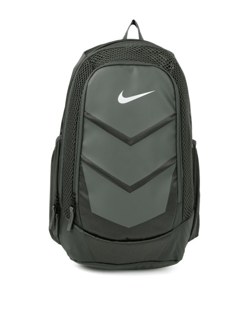 nike backpacks myntra