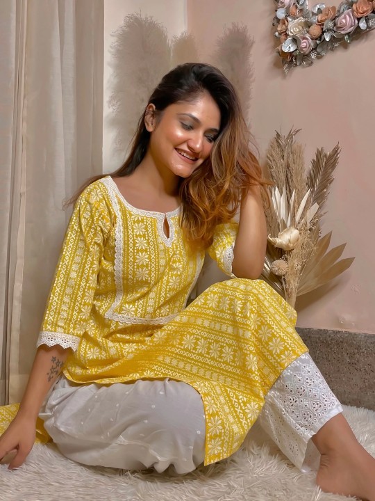 Women Yellow & White Block Print Straight Kurta