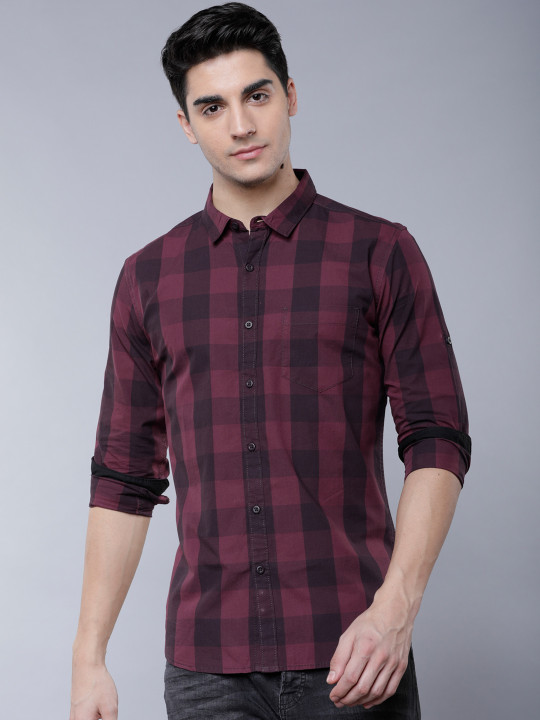 HIGHLANDER Men Black & Maroon Slim Fit Checked Casual Shirt