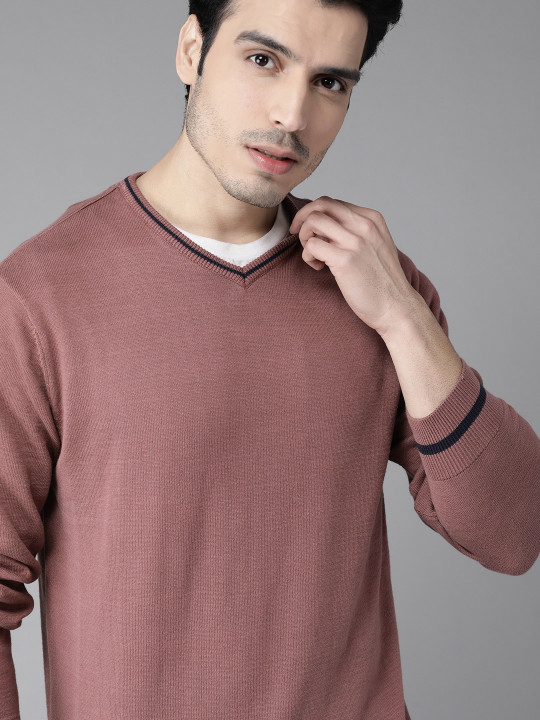 Roadster Men Mauve Solid Pullover Sweater