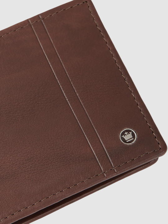 men brown solid two fold leather wallet