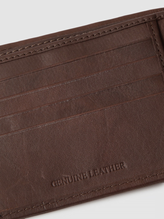 men brown solid two fold leather wallet