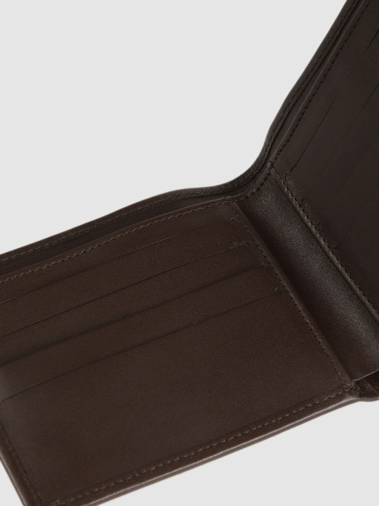 men brown solid two fold leather wallet