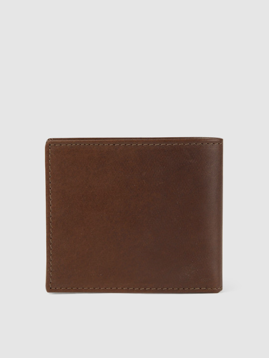 men brown solid leather two fold wallet