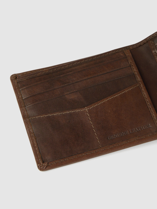 men brown solid leather two fold wallet