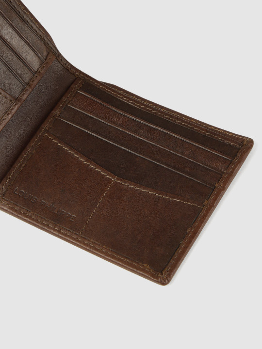 men brown solid leather two fold wallet