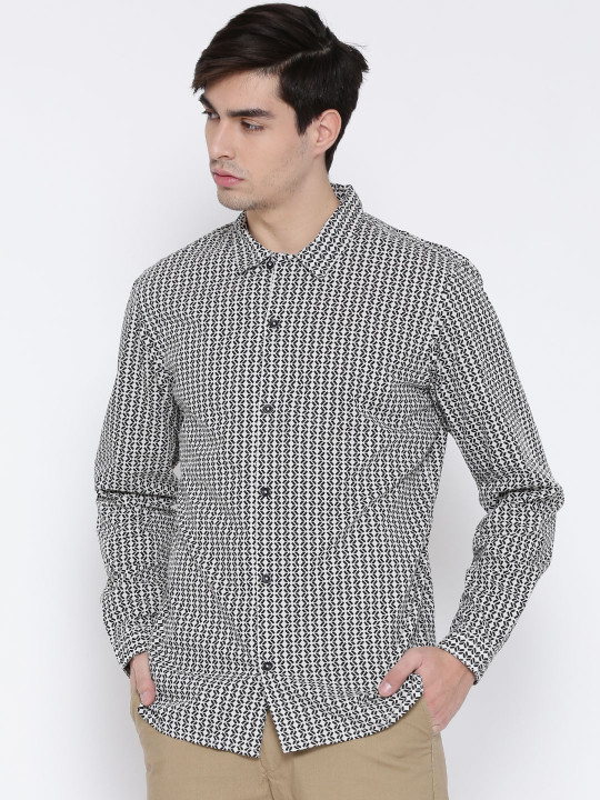 H. E. by MANGO Off-White & Black Printed Slim Casual Shirt 44