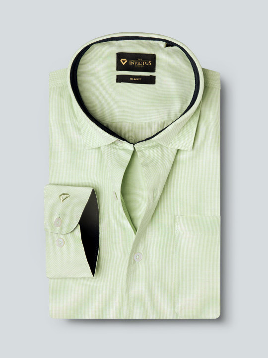 INVICTUS Men Easy Care Green Solid Slim Fit Formal Shirt
